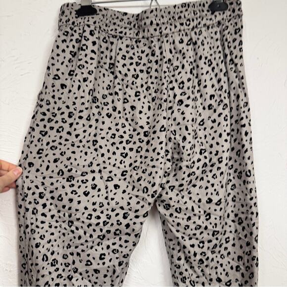 Aritzia Sunday Best Grey Leopard Print Jogger Pants Womens M Casual Cozy Beachy - Picture 6 of 10
